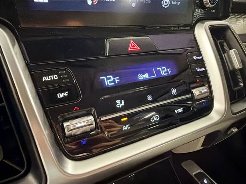 Used 2021 Kia Sorento S FWD image 16