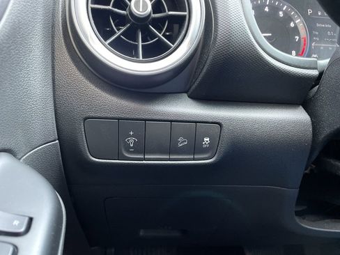 Used 2022 Hyundai Kona SEL image 23