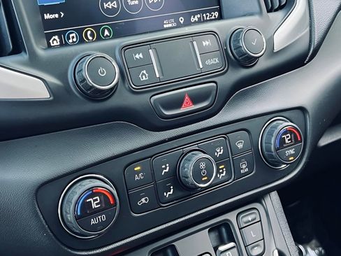 Used 2021 GMC Terrain SLT w/ Infotainment Package II image 25