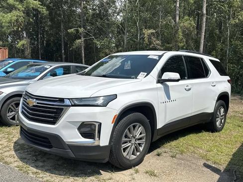 Used 2023 Chevrolet Traverse LT FWD image 9