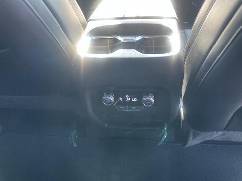 Certified 2024 GMC Acadia Elevation AWD/4WD image 18