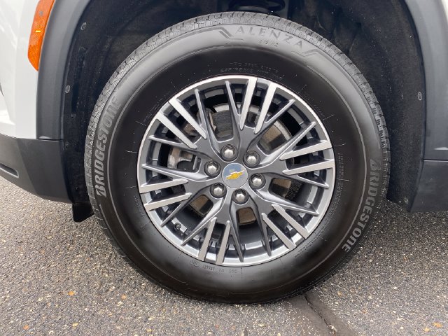 Certified 2025 Chevrolet Traverse LT w/ LPO, Floor Liner Package FWD image 23