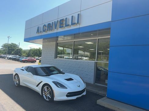 Used 2019 Chevrolet Corvette Stingray Coupe w/ 1LT RWD image 1