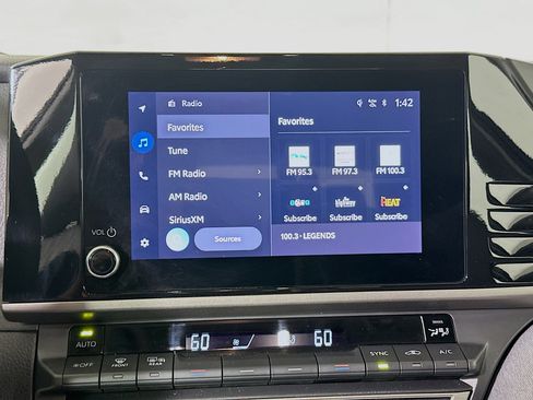 Used 2025 Toyota Camry LE w/ Convenience Package image 24