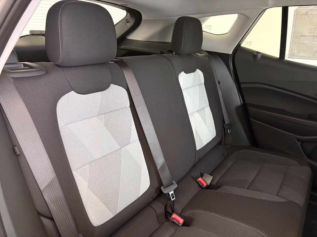 New 2026 Chevrolet Trax LS w/ LS Convenience Package FWD image 32