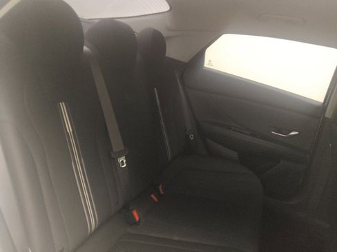 Used 2021 Hyundai Elantra SEL FWD image 19