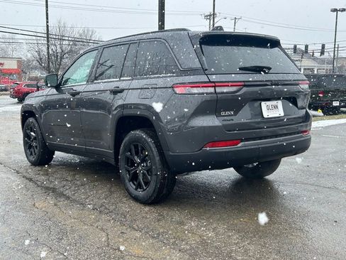 New 2026 Jeep Grand Cherokee Altitude AWD/4WD image 10