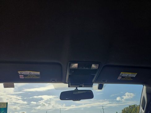 Used 2017 Toyota Tacoma TRD Sport image 15