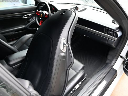 Used 2019 Porsche 911 Turbo S image 38