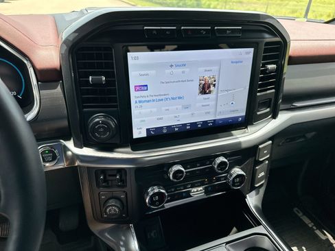 Used 2021 Ford F150 Lariat w/ Equipment Group 502A High AWD/4WD image 16