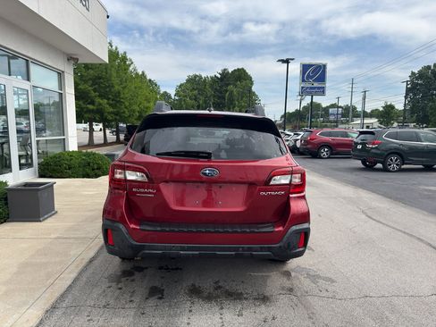 Used 2018 Subaru Outback 2.5i Limited AWD/4WD image 4