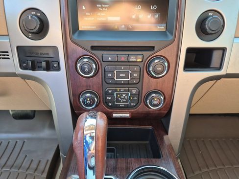 Used 2014 Ford F150 King Ranch w/ King Ranch Luxury Package RWD image 26