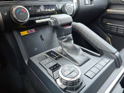 Certified 2024 Toyota Tacoma TRD Off-Road w/ TRD Off Road Upgrade Package AWD/4WD image 37
