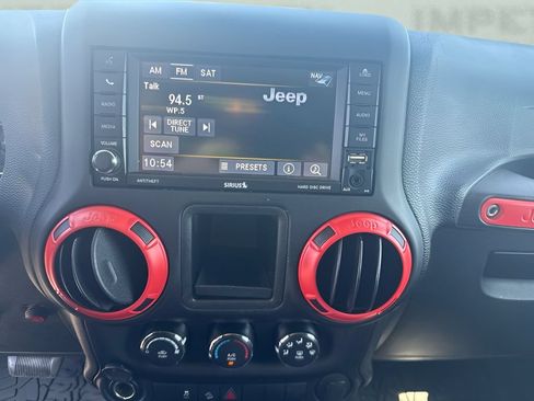 Used 2018 Jeep Wrangler Unlimited Sport AWD/4WD image 11
