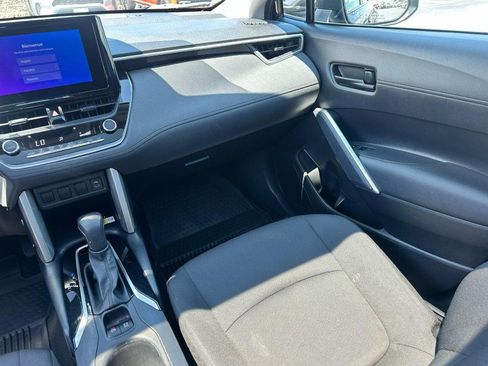 Certified 2023 Toyota Corolla Cross LE w/ Moonroof Package AWD/4WD image 16
