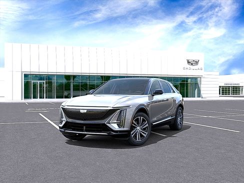 New 2026 Cadillac Lyriq Luxury AWD/4WD image 8