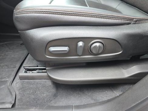 Used 2023 Chevrolet Traverse High Country w/ LPO, Floor Liner Package AWD/4WD image 19