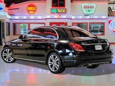 Used 2018 Mercedes-Benz C 300 Sedan image 4