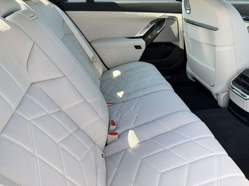 New 2026 BMW i7 xDrive60 AWD/4WD image 29