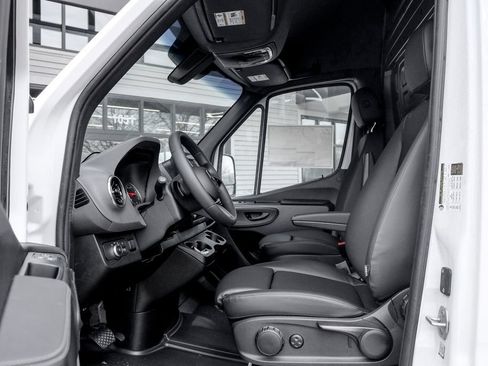 Used 2026 Mercedes-Benz Sprinter 2500 image 12