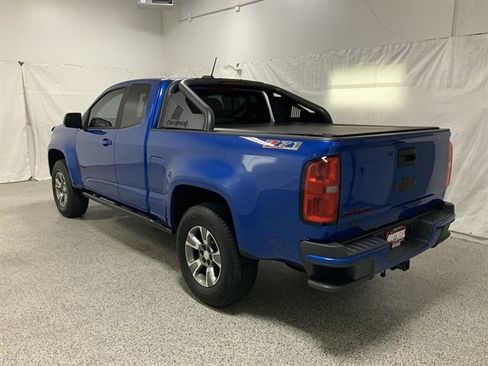 Used 2018 Chevrolet Colorado Z71 AWD/4WD image 2