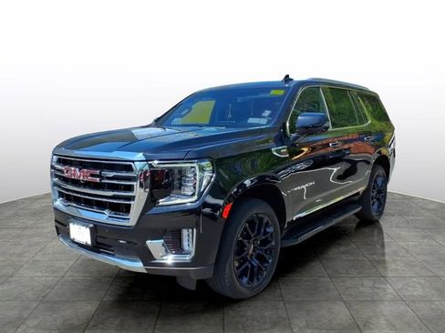 Used 2023 GMC Yukon SLT w/ SLT Premium Package AWD/4WD image 3
