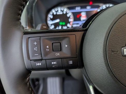 Used 2025 Nissan Pathfinder SL AWD/4WD image 19