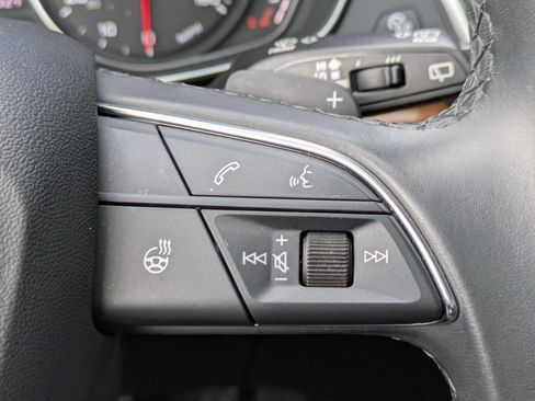 Used 2023 Audi Q5 Premium w/ Convenience Package image 14