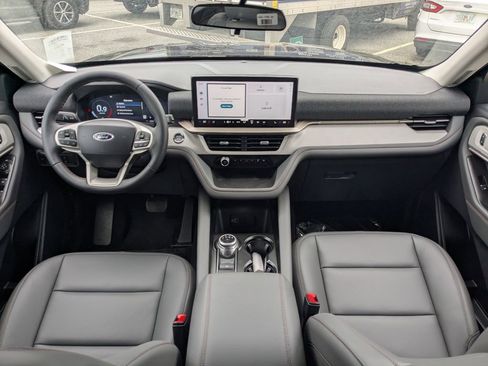 New 2026 Ford Explorer Active RWD image 15