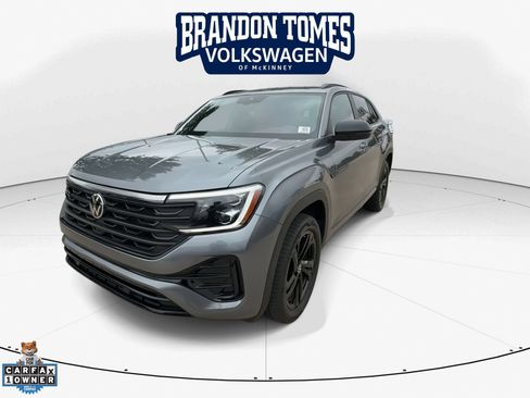 Used 2025 Volkswagen Atlas Cross Sport SEL R-Line AWD/4WD image 3