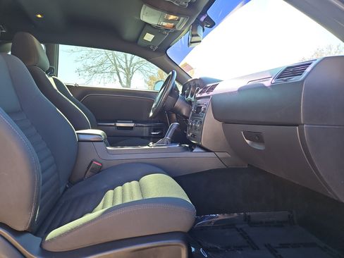 Used 2014 Dodge Challenger R/T image 9