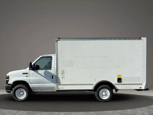 Used 2015 Ford E-350 and Econoline 350 Super Duty image 9
