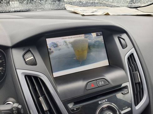 Used 2013 Ford Focus Titanium FWD image 15