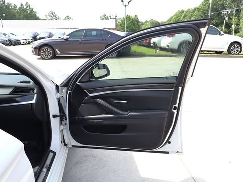 Used 2016 BMW 550i xDrive Sedan AWD/4WD image 39