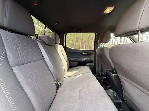 Used 2018 Toyota Tacoma TRD Off-Road image 20