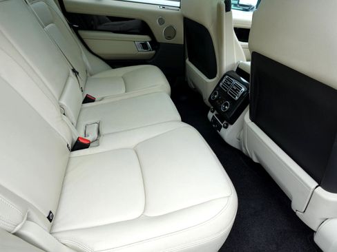 Used 2019 Land Rover Range Rover image 16