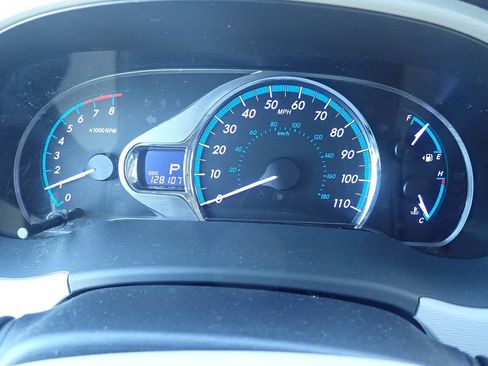 Used 2013 Toyota Sienna XLE image 6