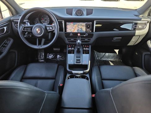 Used 2026 Porsche Macan AWD/4WD image 11