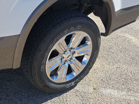 Used 2018 Ford F150 Lariat image 10