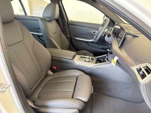 New 2026 BMW 330i xDrive Sedan w/ Convenience Package AWD/4WD image 31