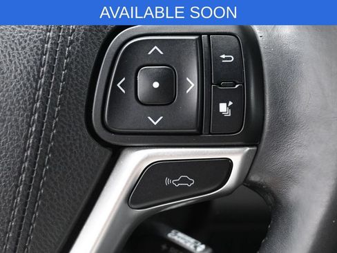 Used 2015 Toyota Highlander Limited w/ Driver Technology Package AWD/4WD image 19