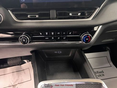 Used 2025 Chevrolet Equinox LT FWD image 42