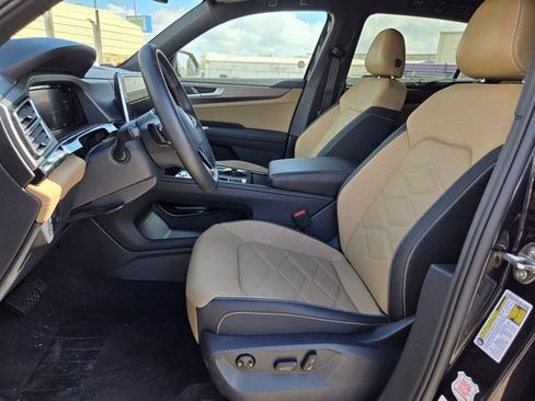 Used 2025 Volkswagen Atlas Cross Sport SE image 23