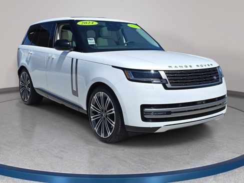 Used 2024 Land Rover Range Rover SE AWD/4WD image 3