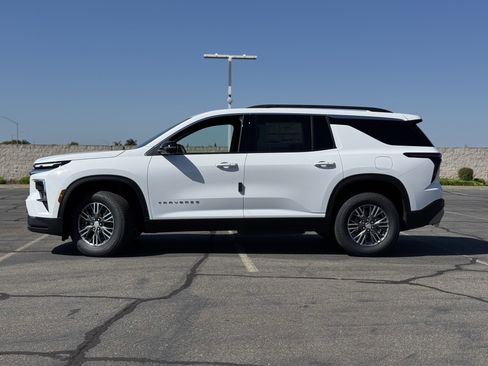 New 2026 Chevrolet Traverse LT AWD/4WD image 3