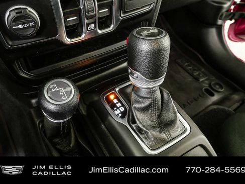 Used 2022 Jeep Wrangler Unlimited Sport image 17