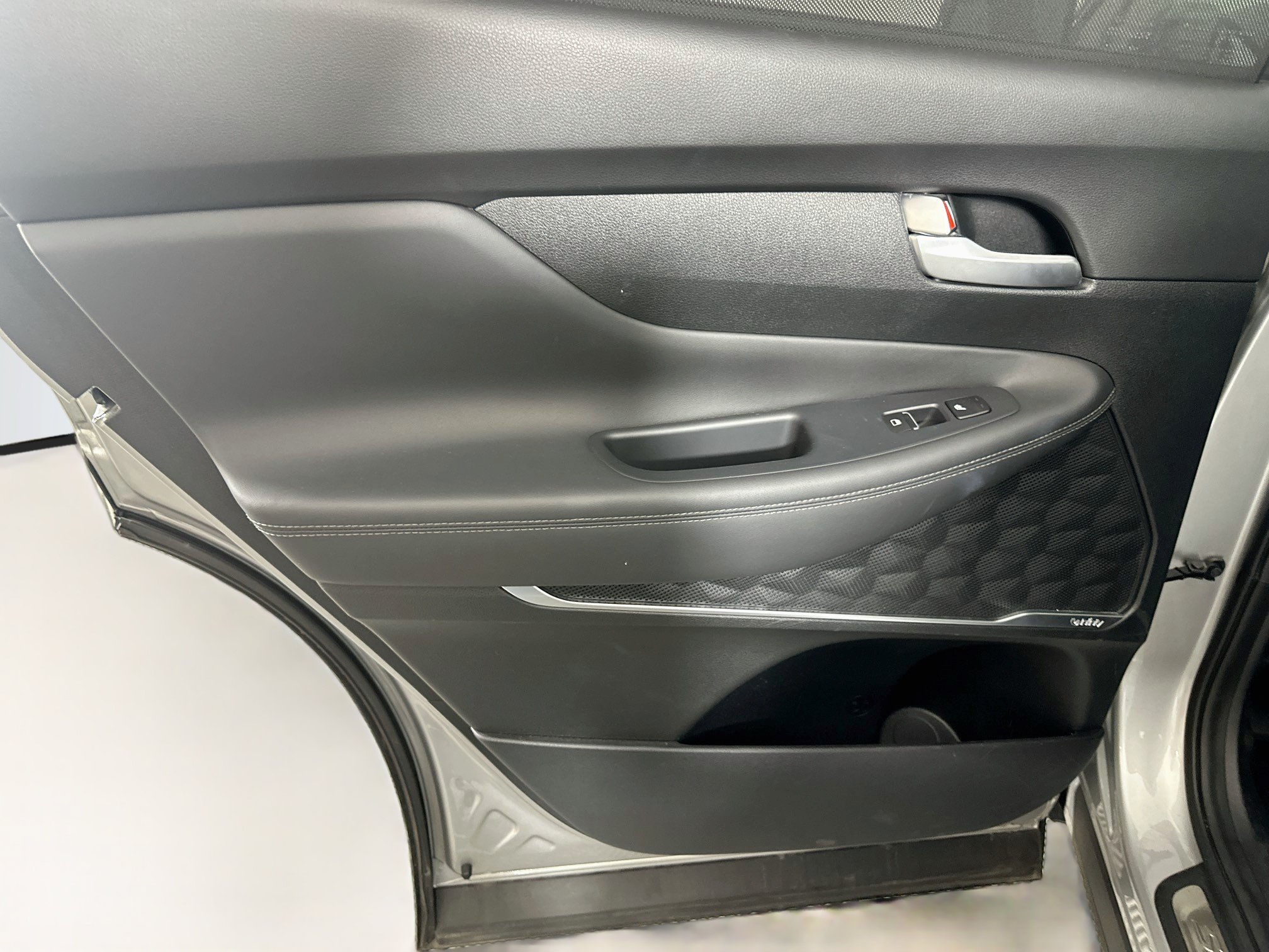 Used 2020 Hyundai Santa Fe Limited FWD image 27