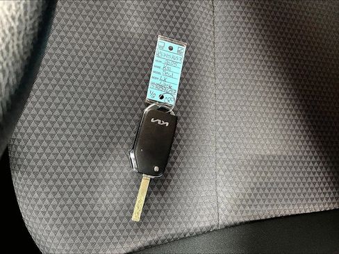 Used 2025 Kia Soul LX image 13