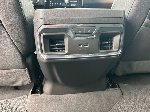 Used 2025 GMC Sierra 1500 Denali w/ Technology Package AWD/4WD image 23