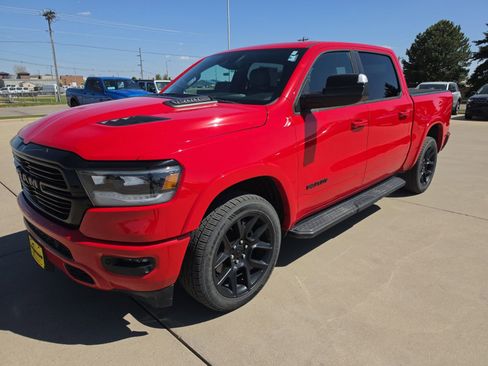 Used 2022 RAM 1500 Laramie AWD/4WD image 4